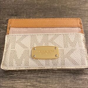 💙 5 items for $25 💙 Michael Kors Preloved Cream and Tan Card Holder